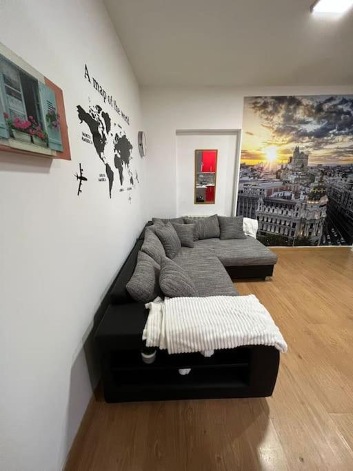 Apartamento En El Centro De Madrid - Atocha Apartment Luaran gambar