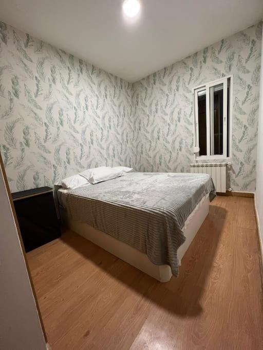 Apartamento En El Centro De Madrid - Atocha Apartment Luaran gambar