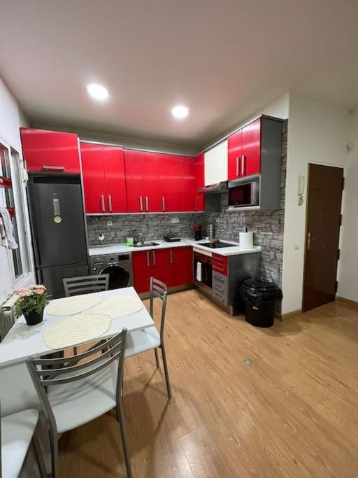 Apartamento En El Centro De Madrid - Atocha Apartment Luaran gambar