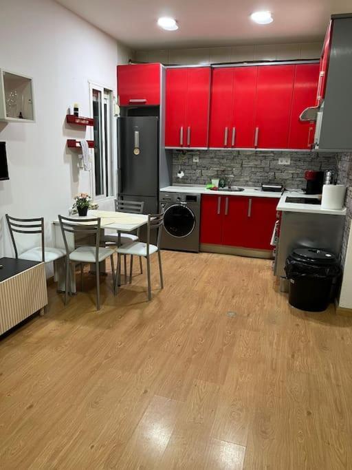 Apartamento En El Centro De Madrid - Atocha Apartment Luaran gambar