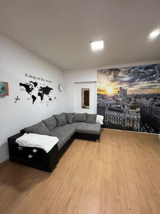 Apartamento En El Centro De Madrid - Atocha Apartment Luaran gambar